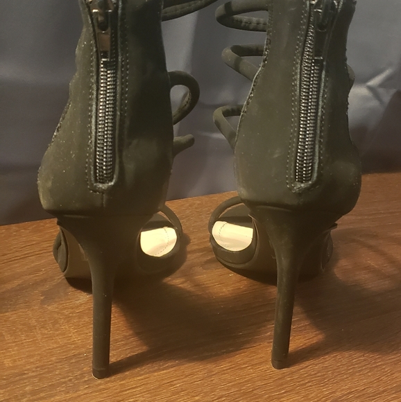 Shoes Republic La | Size 8 - Picture 2 of 4